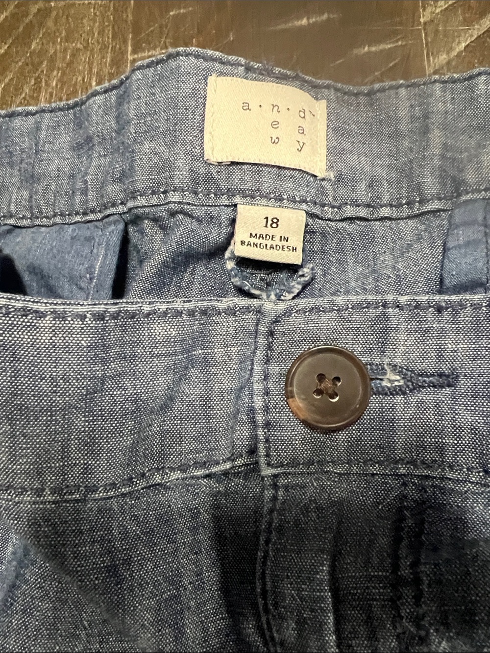 Two pair of Ladies “A New Day” Shorts. Light Pink and Chambray. Both Size 18. - Picture 3 of 9